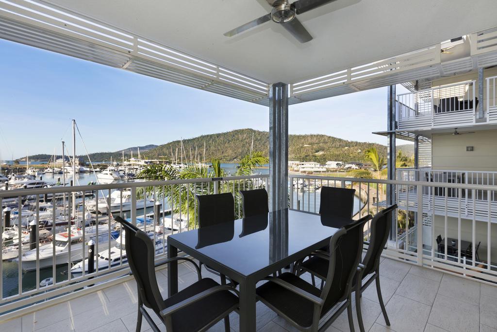 Boathouse Port Of Airlie Apartamento Airlie Beach Habitación foto